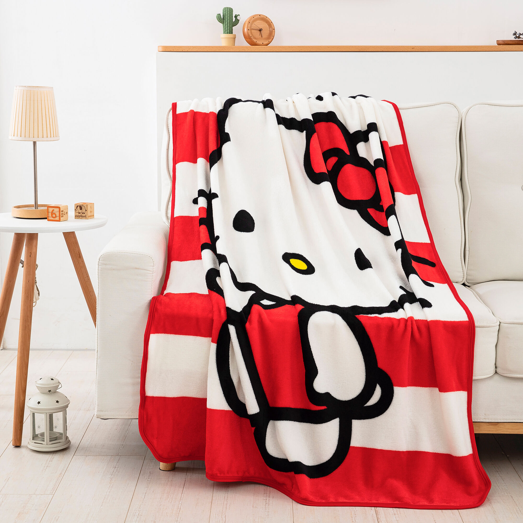 Hello Kitty Waving Stripes Silk Touch Throw ds Icing US