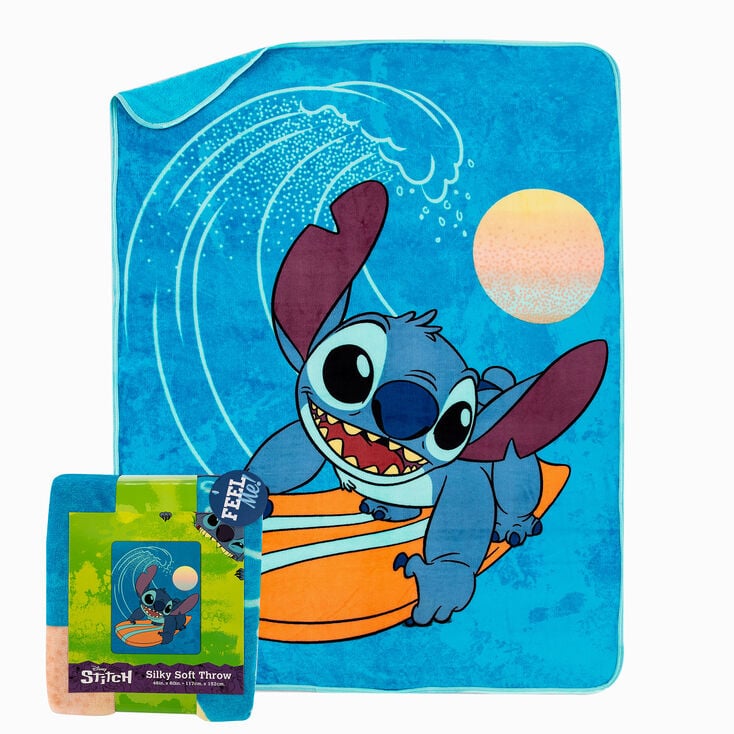 Lilo &amp; Stitch Makes Waves Silk Touch Throw &#40;ds&#41;,